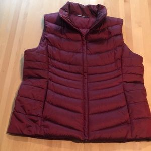 Gorgeous Cranberry North Face Puffer Vest